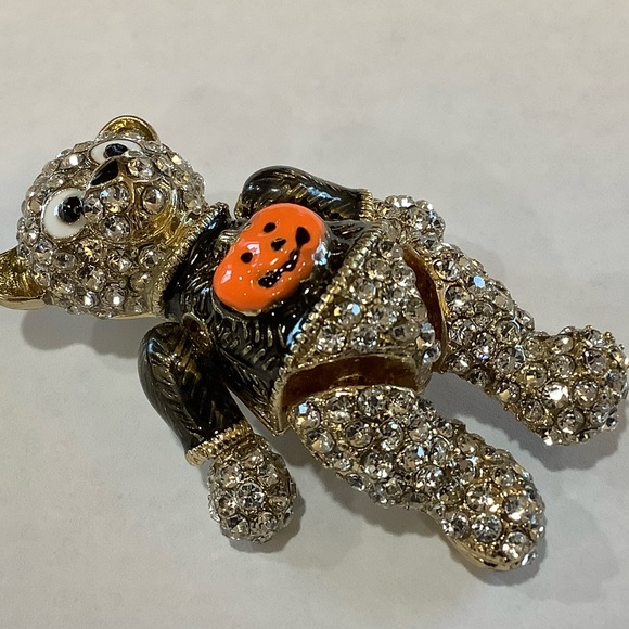 Gold-Tone Crystal Pumpkin Bear Brooch Pin - Picture 9 of 11